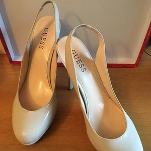 Guess Pumps